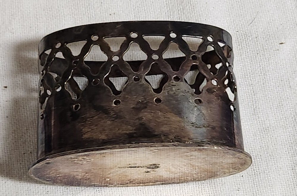 Denmark 616 Silver Latice Top Oval Holder