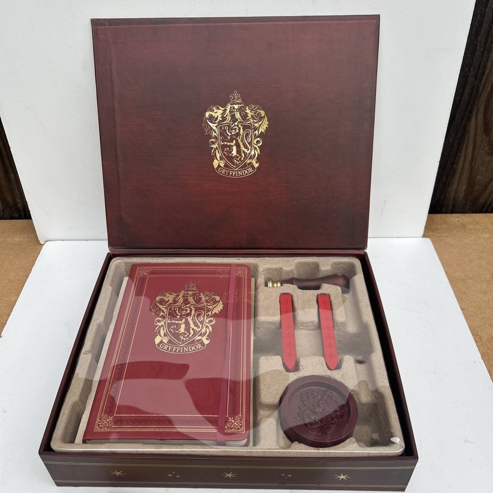 Harry Potter : Hogwarts Deluxe Stationery Set