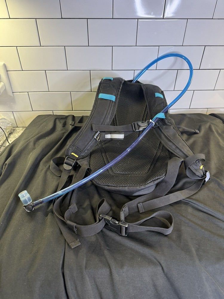 Sierra Designs 2L Hydration Reservoir Backpack NEW *Read