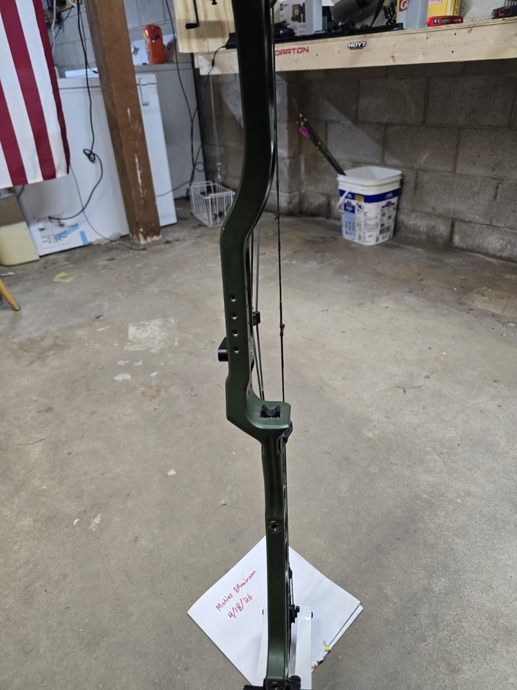 PSE shootdown pro 36", 60-70LB. R.H.