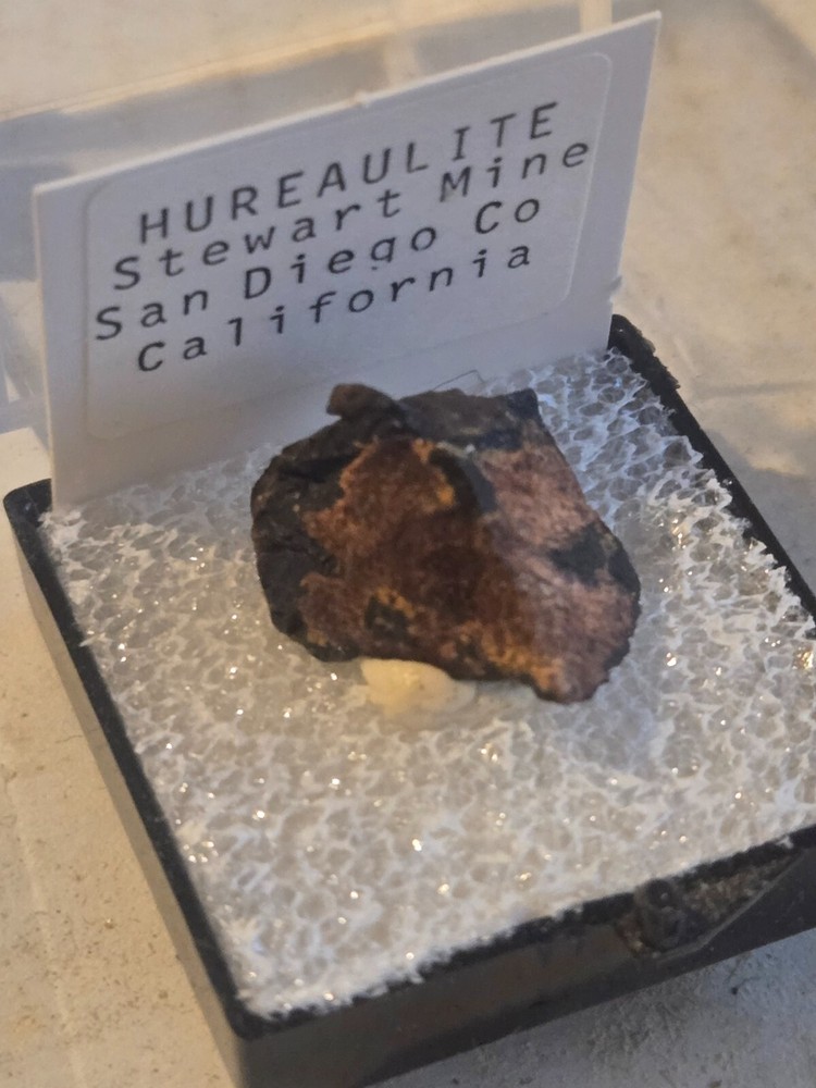 Stunning Hureaulite specimen