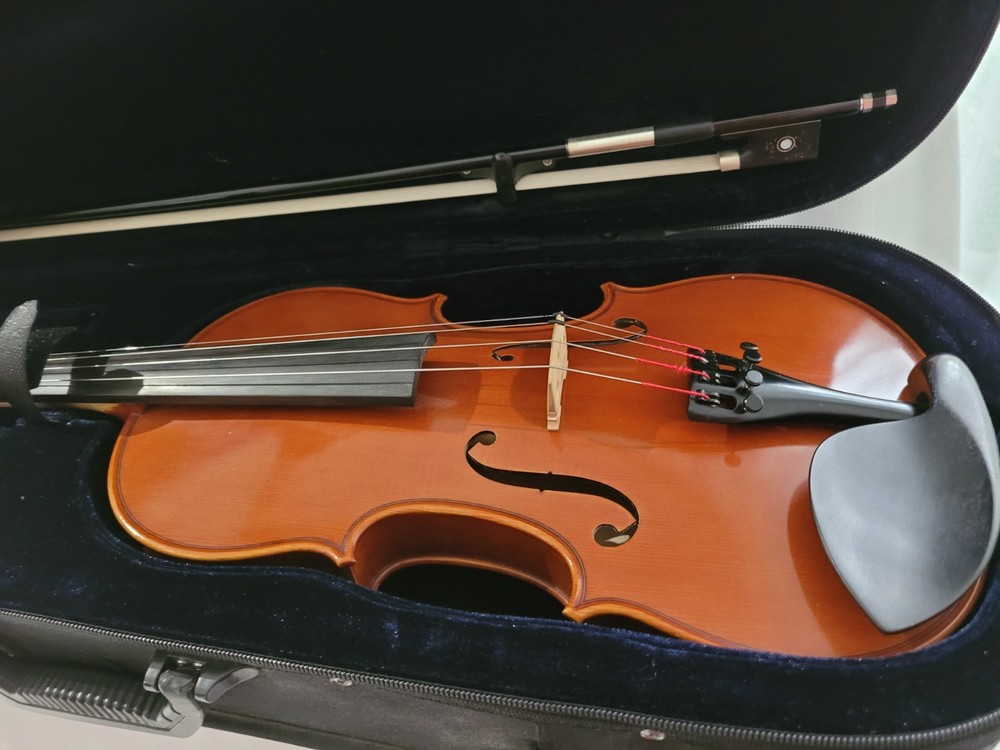4/4 Stradivarius Copy Violin Case and Bow