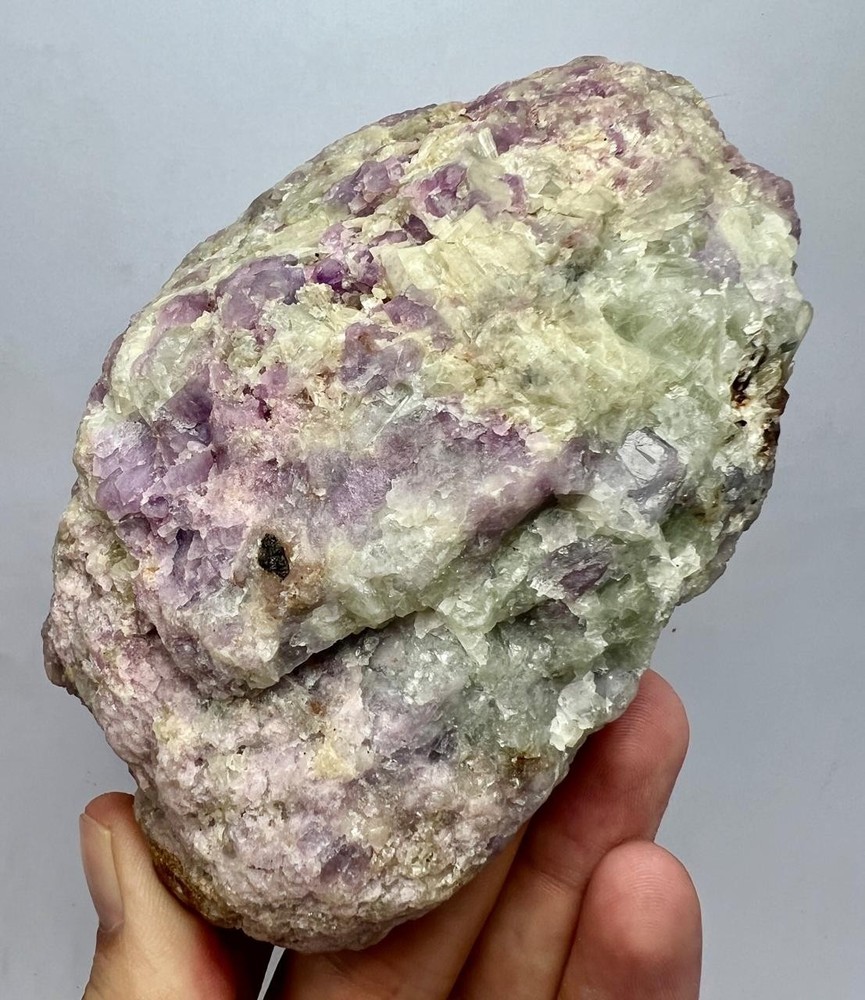 472 G Rare Fluorescent Sharp Phosphorescent Hackmanite, Phlogopite, Calcite AFG
