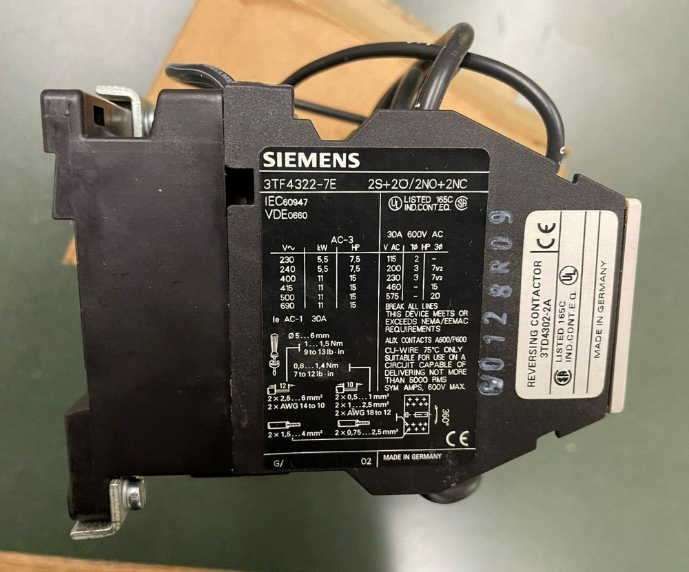 NEW SIEMENS 3TD43 REVERSING CONTACTOR