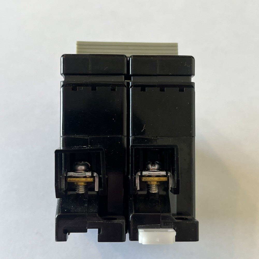 FUJI ELECTRIC CP32D-3A Double Pull Circuit Protector (NEW) open box Qty-1