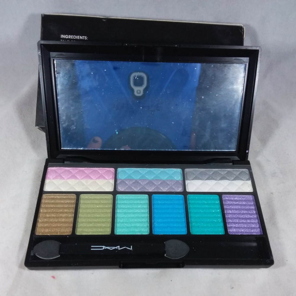 MAC Cream Eyeshadow Fantastics Color NC06
