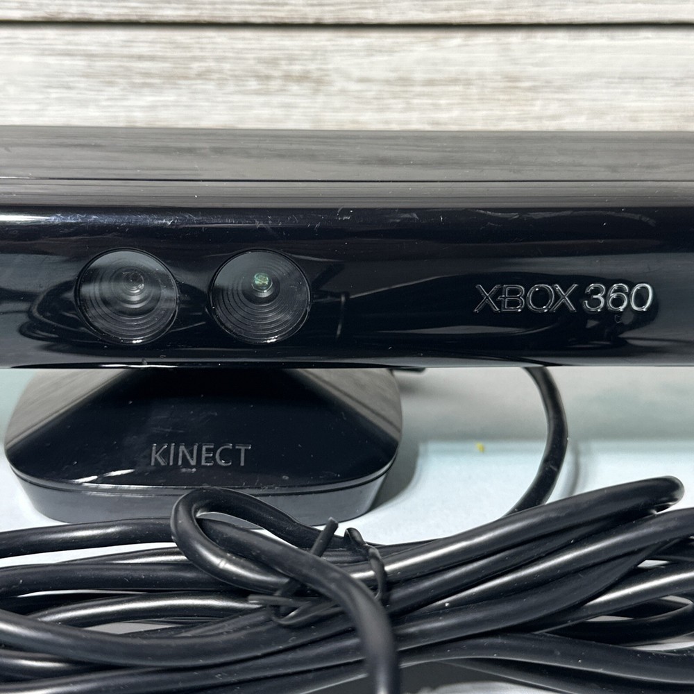 Microsoft Kinect Sensor for XBox 360 Good Condition UNTESTED