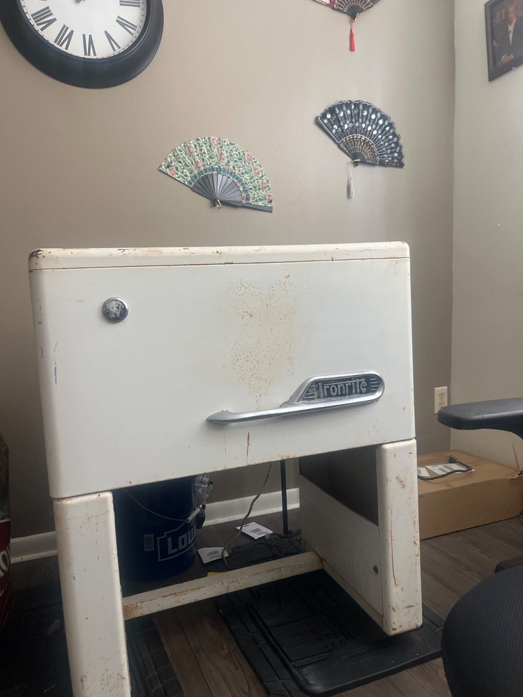 VINTAGE IRONRITE MODEL 85 MANGLE  used