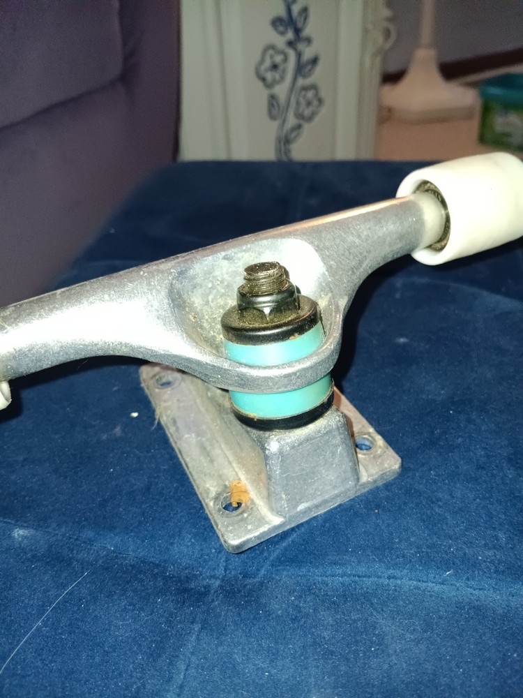 Skateboard Trucks With Tiny Wheels.