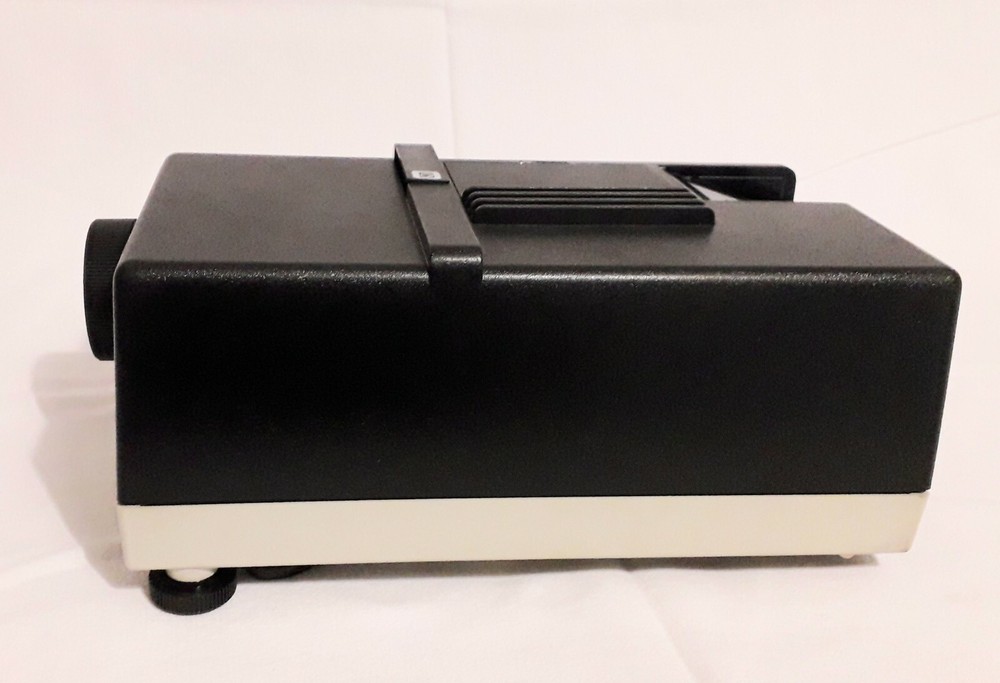 KINDERMANN TELEFOCUS 1800 SLIDE PROJECTOR