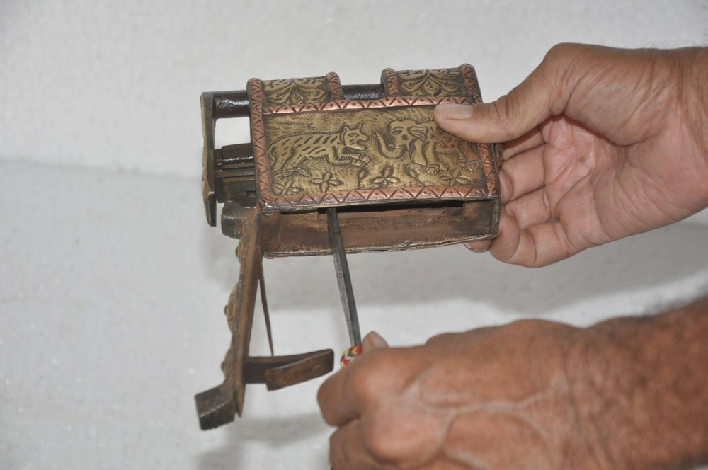 Vintage Iron Handcrafted Unique Solid Fine Brass Fitted Strip Padlock