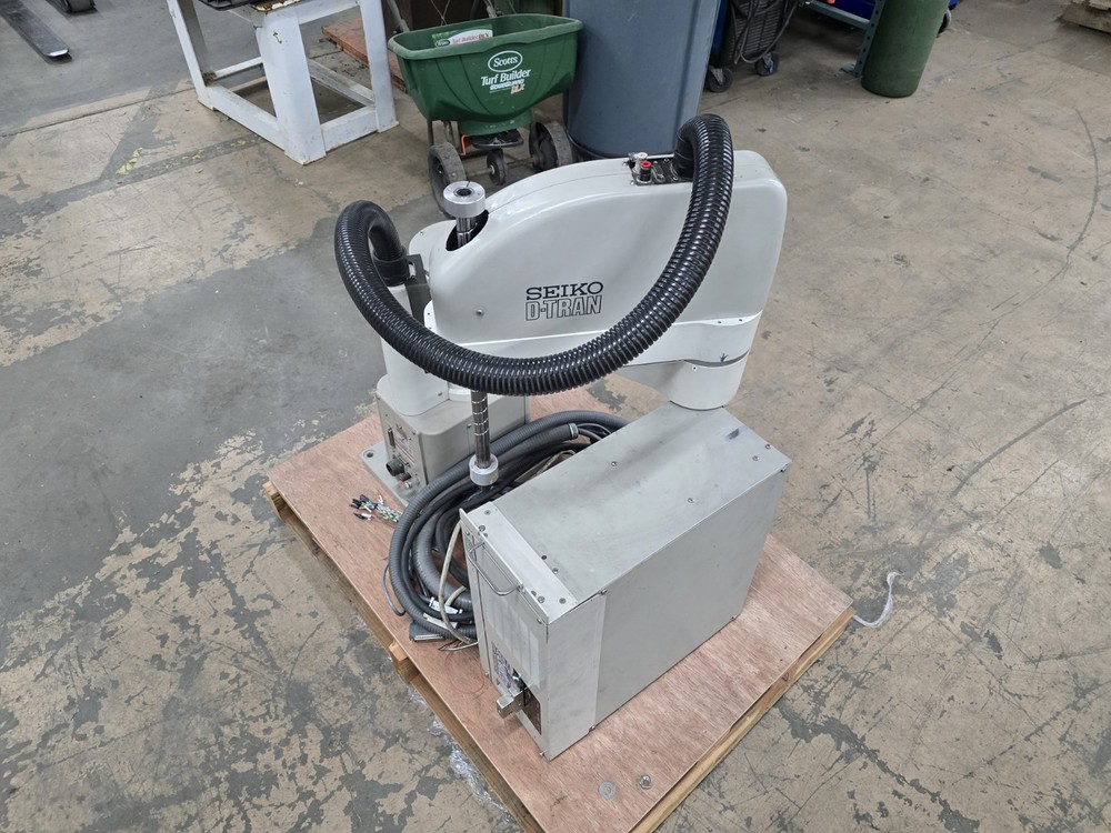 Seiko Epson D-TRAN SCARA TT8800 W/ SRC-310A CONTROLLER