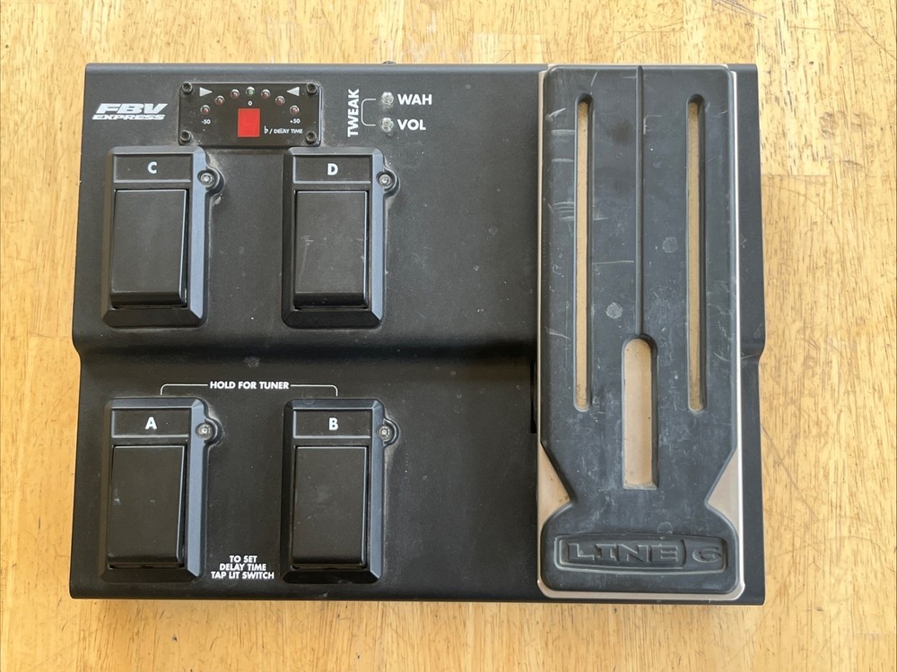 Line 6 FBV Express MKII Foot Controller Pedal Board w/ Wah Volume Untested