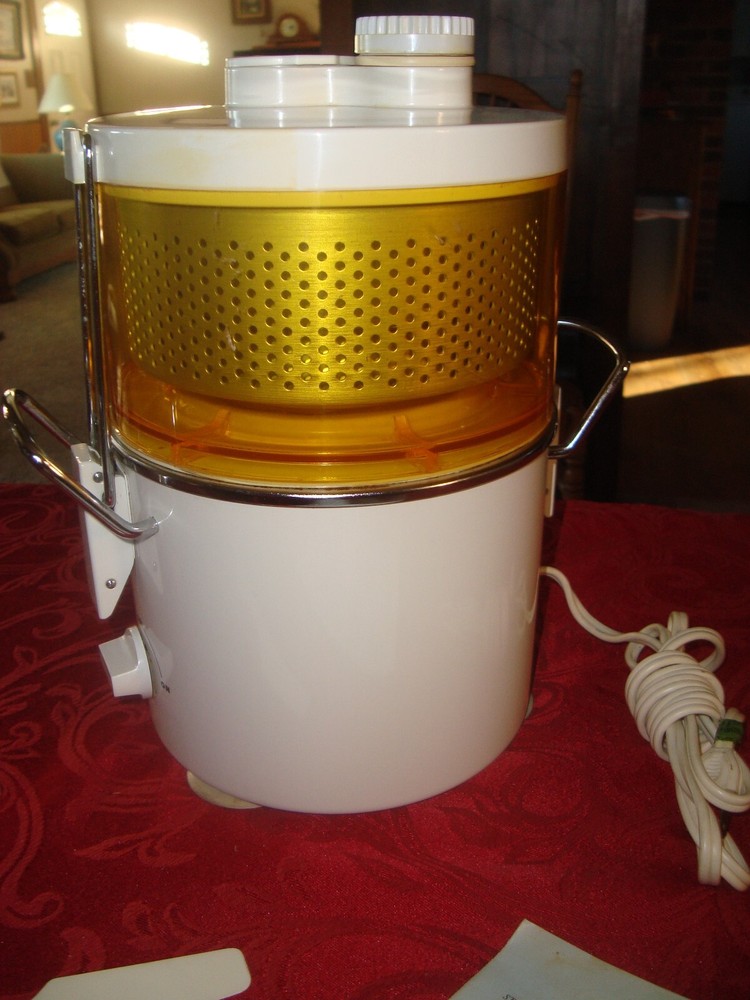 Oster Deluxe Automatic Juice Extractor Model# 357