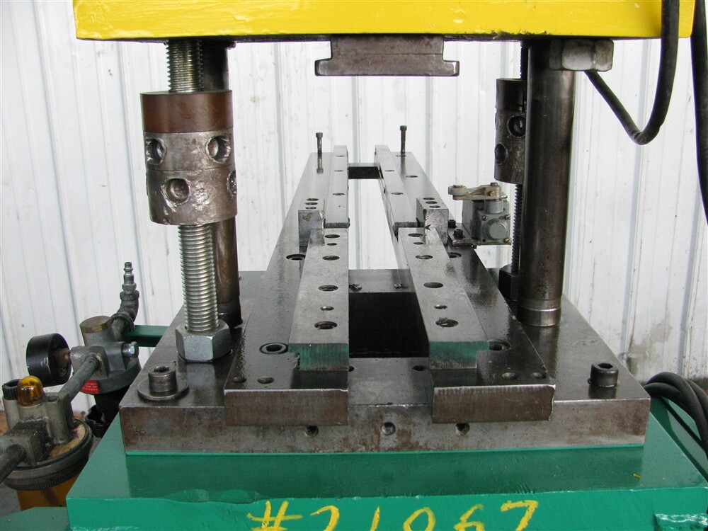 1 TON 2-POST AIR PRESS: YODER #21067