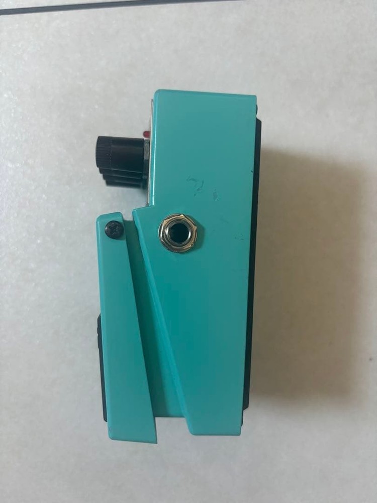 [] BOSS Bass Limiter Enhancer LMB-3