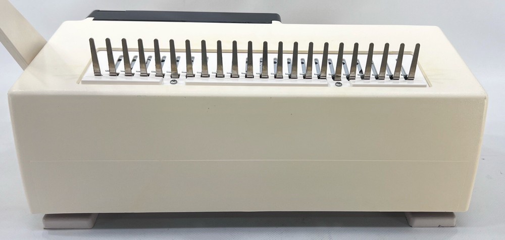 GBC IMAGE-MAKER 2000 Comb Binding Machine Plus 6 Partial Boxes of Binders
