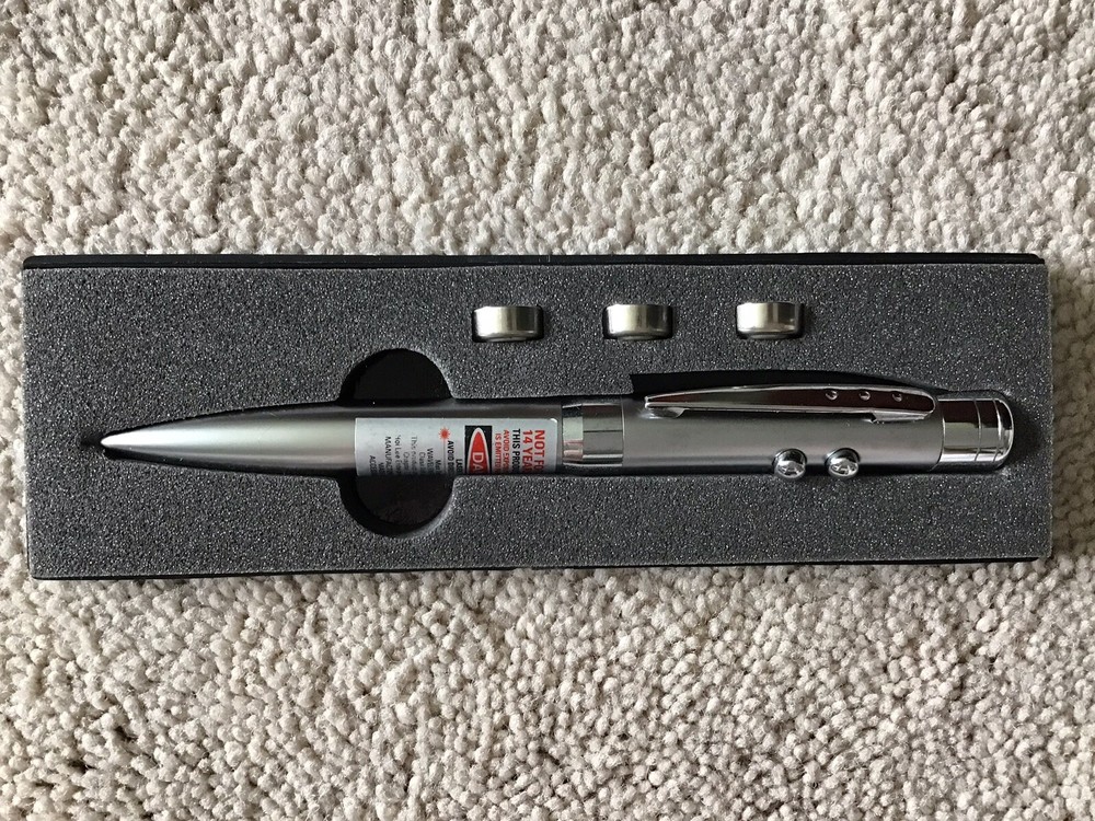 Innovage Products Multi-Function Light & Laser Pen Batteries & Case Included NEW