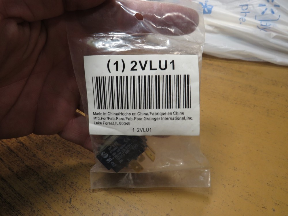Kedu 2Vlu1 Toggle Switch,Dpst,15A @ 277V,Quikconnct