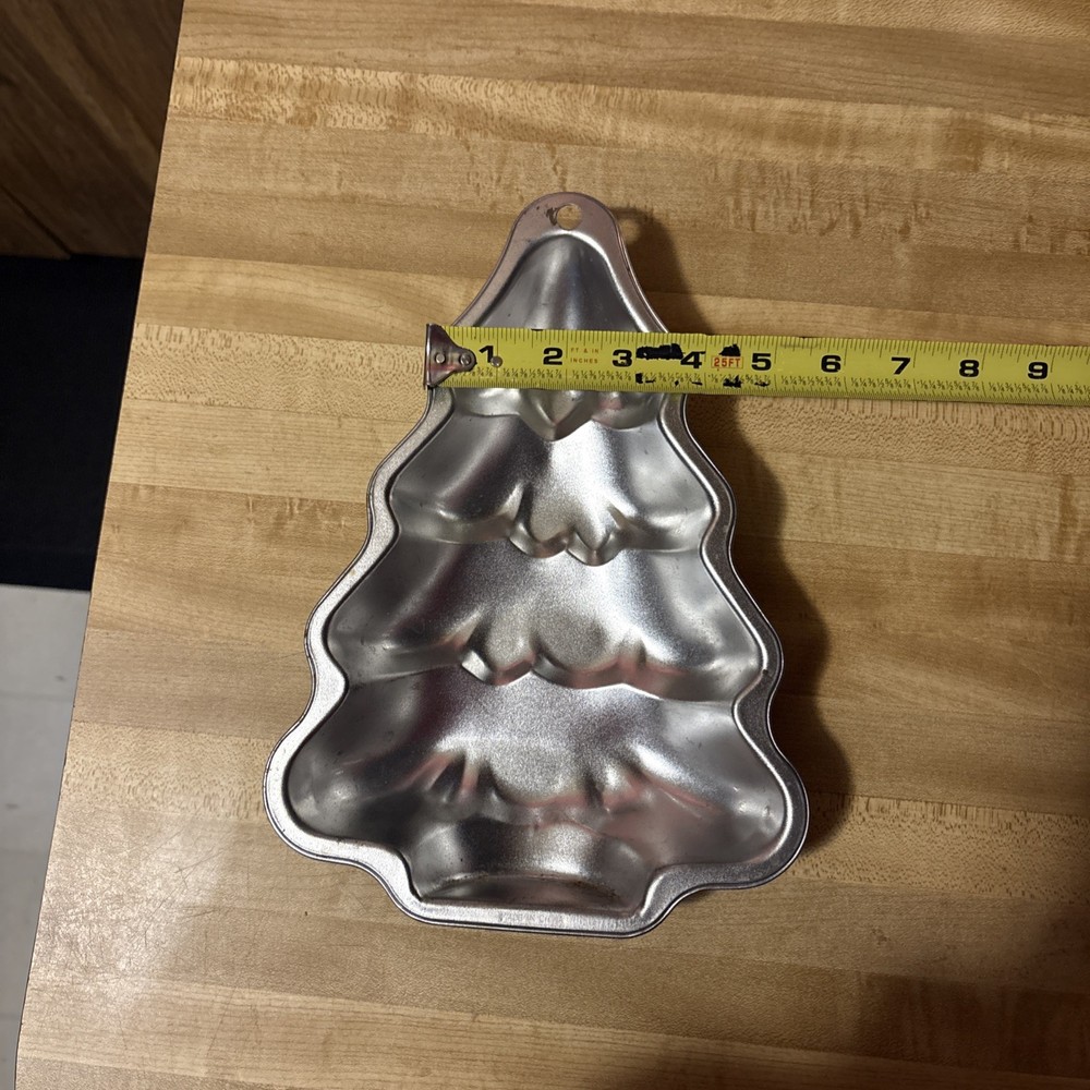 Vintage 10” Aluminum Tree Cake Mold