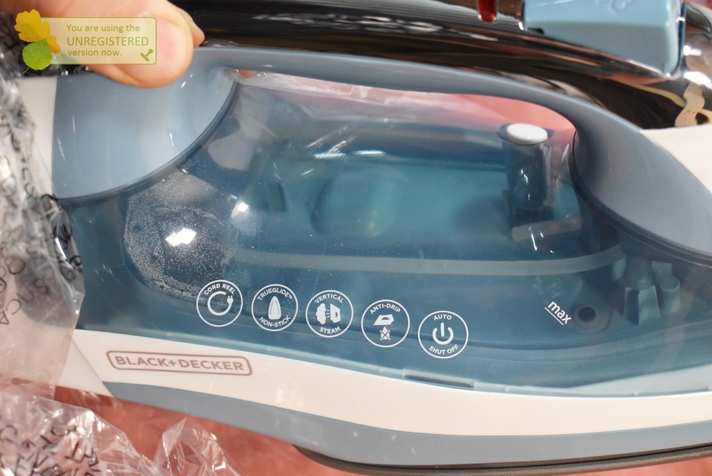 BLACK+DECKER Steam Iron Retractable Cord Gray