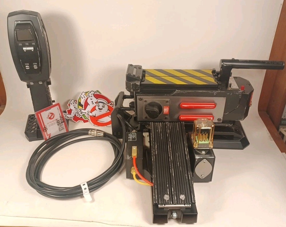 Ghostbusters Haslab Two 2 In The Box Ghost Trap PKE Meter Loose Complete No Box
