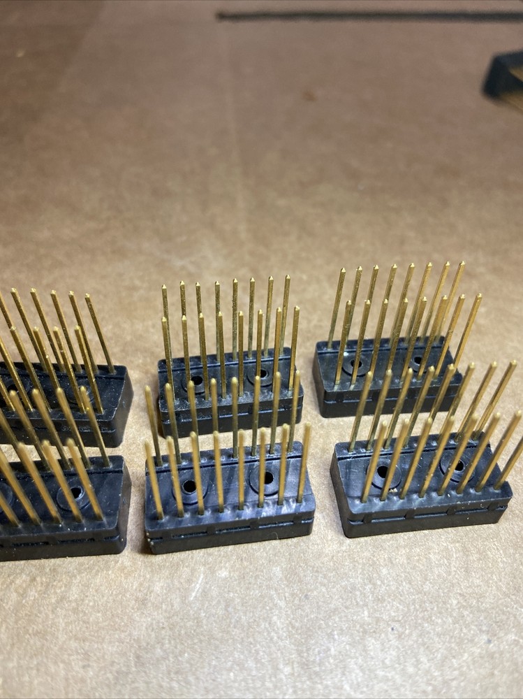 Unmarked Transistor socket Mixed Vintage Dual Inline IC Sockets # M