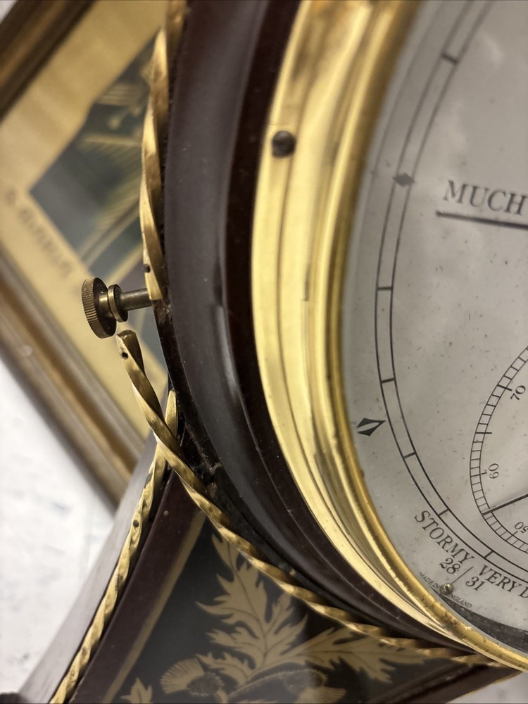 Reproduction Russell barometer