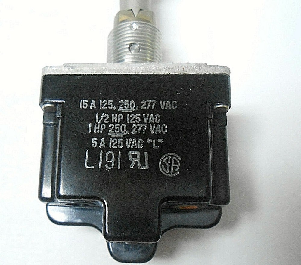 MS24659-24E MICROSWITCH TOGGLE SWITCH, 115VAC @ 15A / 28VDC @ 20A / OFF-ON NOS