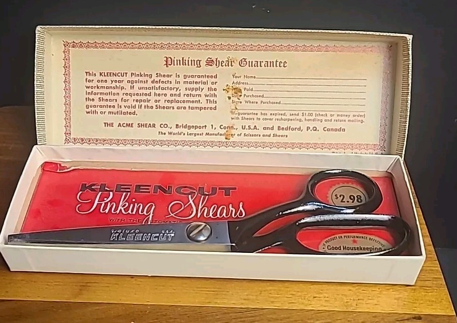 Vintage 1970s Kleencut Pinking Shears Scissors.