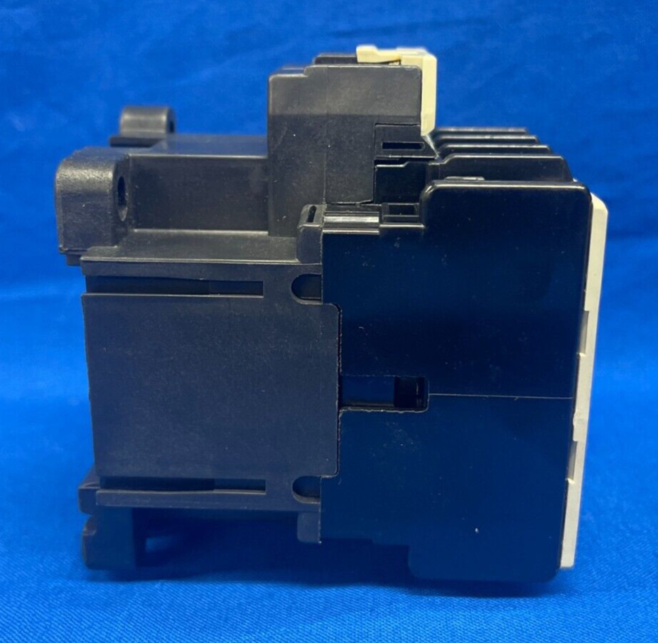FUJI ELECTRIC AC CONTACTOR SC-05Y 3 POLE