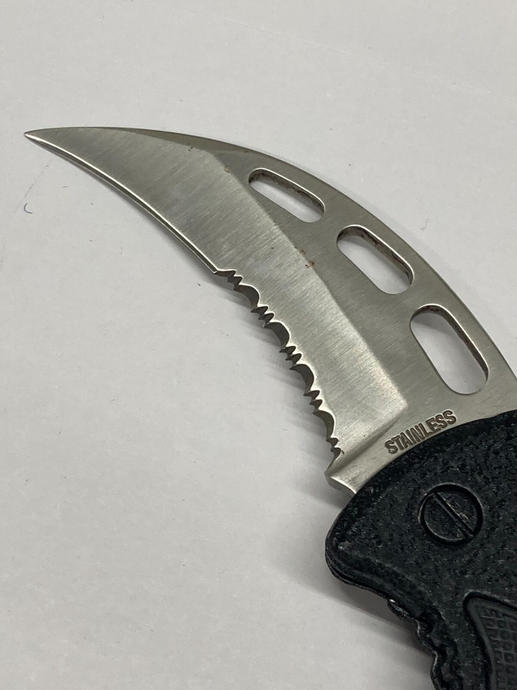 Folding Knife w/Combo Curved Blade C-035