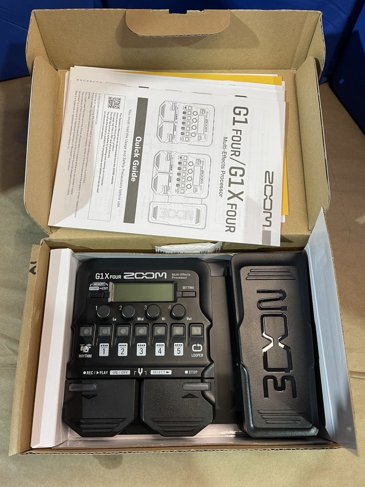 ¥Zoom G1X FOUR Multi-effects Processor with Expression Pedal New Open Box