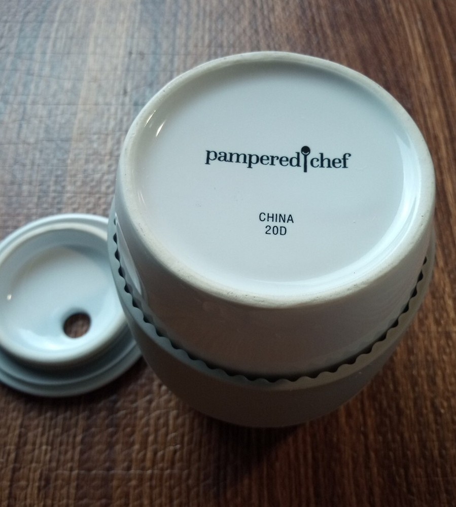 Pampered Chef Ceramic Egg Cooker Model w/ Silicone Sleeve