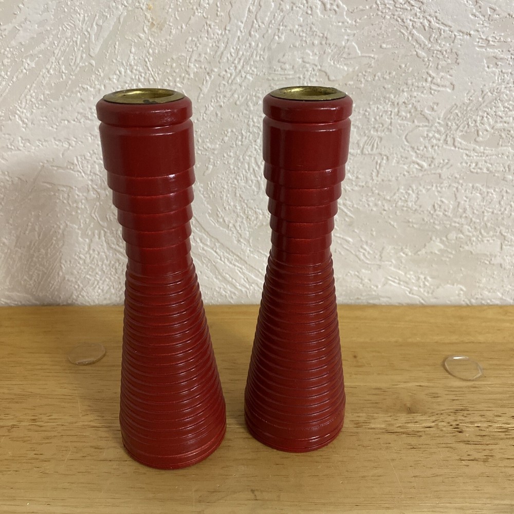 One pair of Dixie bobbins red