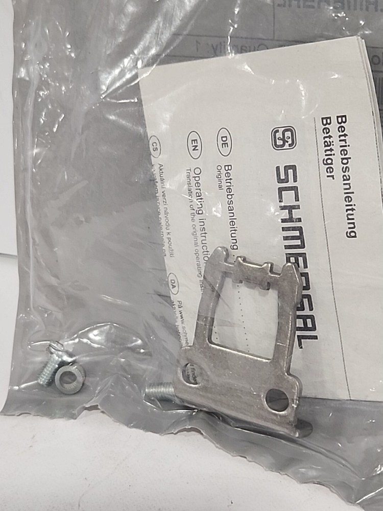 Schmersal 101122895 Right Angle Actuator Key - NEW