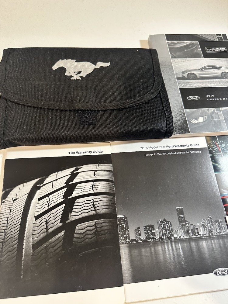 2016 Ford Mustang Owner's Manual Set