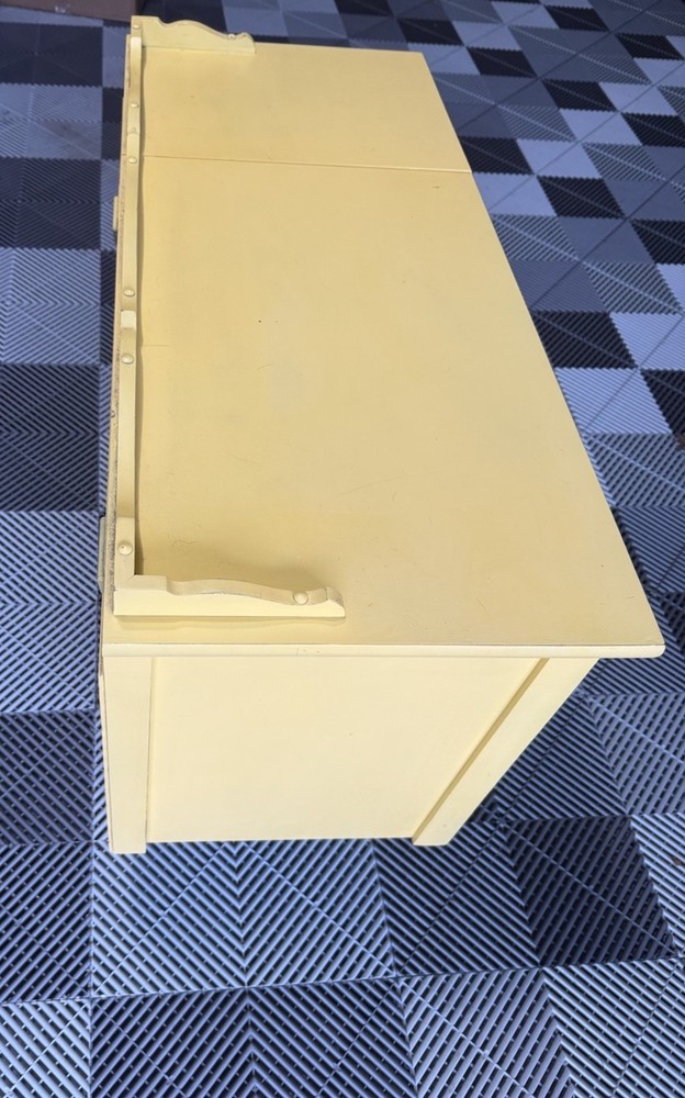 Open-Lid Trunk Designed as a Dresser
