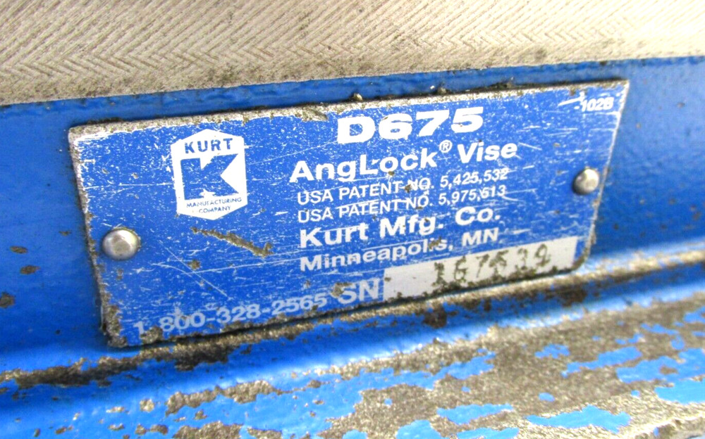 KURT ANGLOCK 6" MILLING MACHINE VISE w/ JAWS & HANDLE - #D675