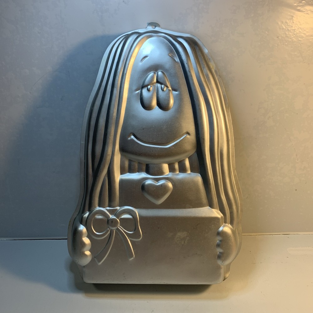 Wilton Cake Pan CATHY  502-3894