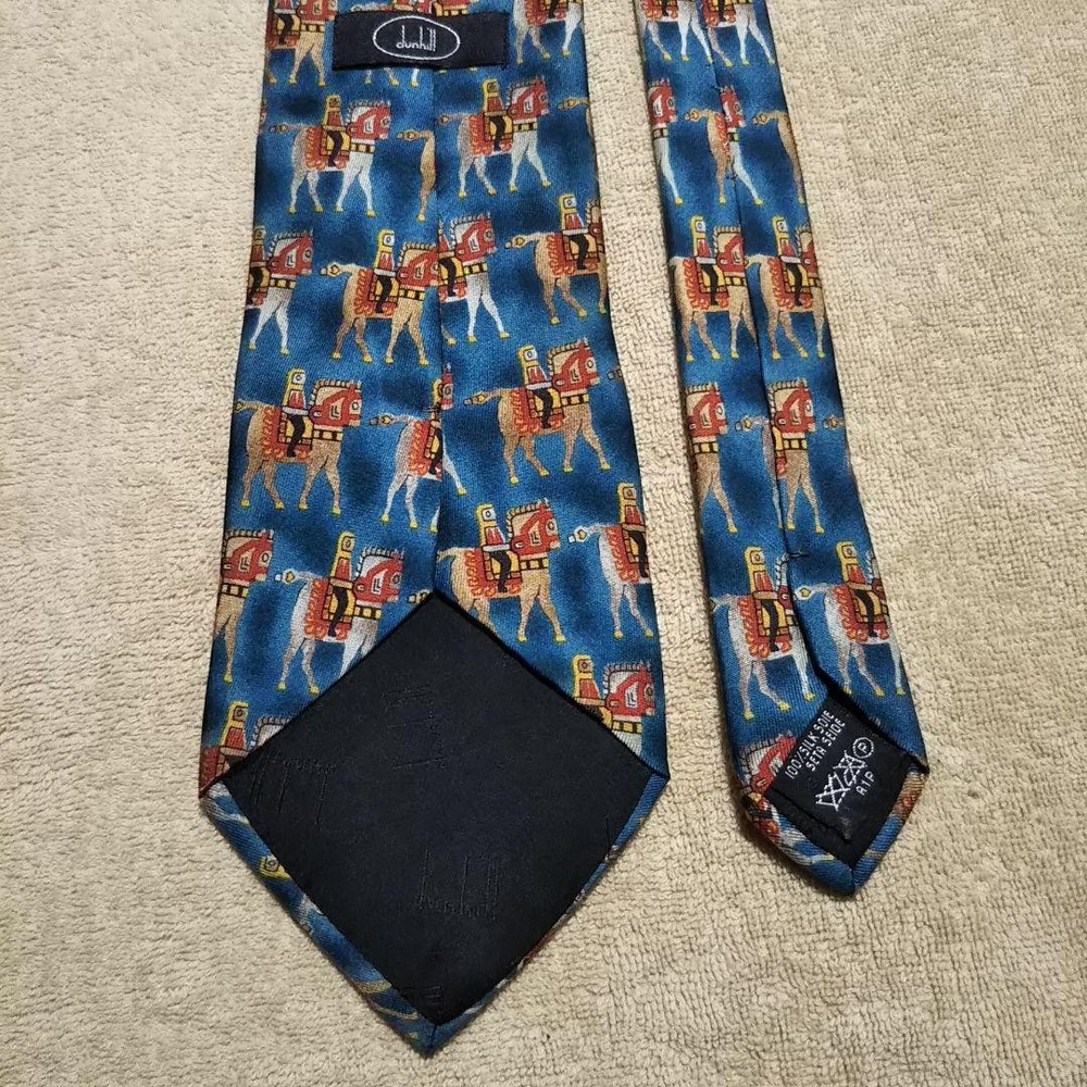 Dunhill's finest 100% silk tie