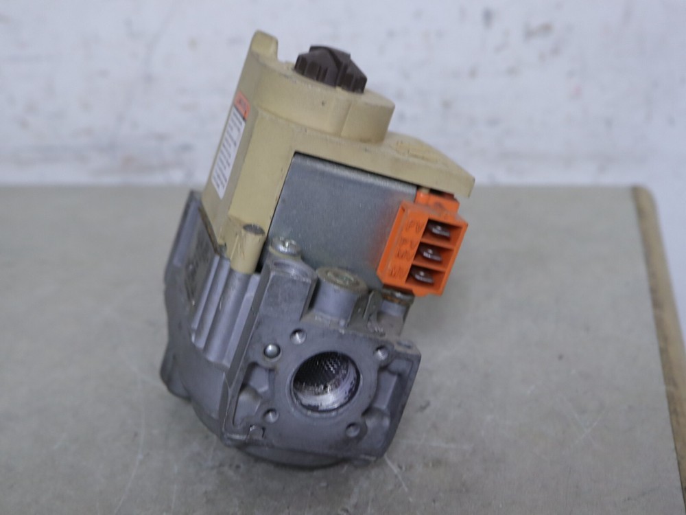Honeywell VR8204A2050 HVAC Furnace Gas Valve HQ1004606HW