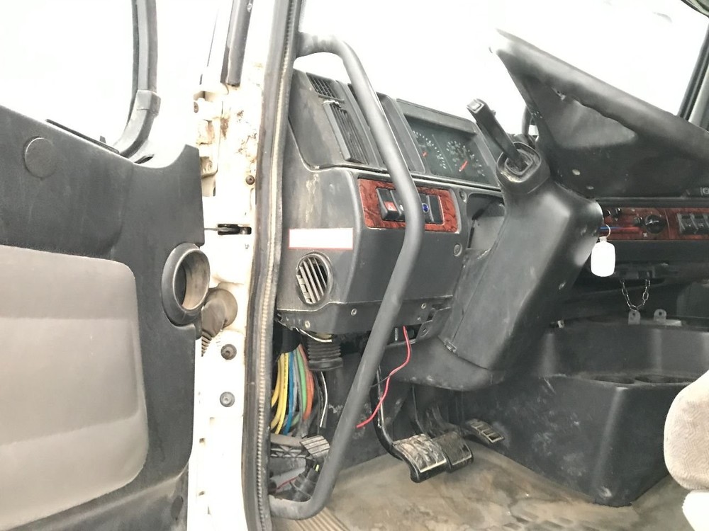 Volvo VNL 27(in) Grab Handle, Cab Entry (Front) - Used