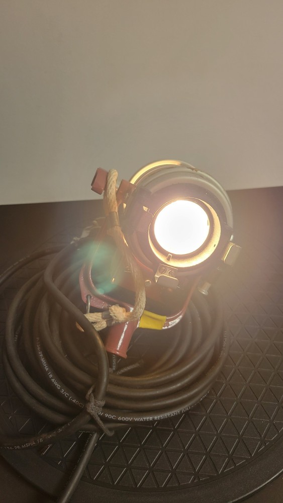 Mole Richardson Type 3101 Molequartz InBetweenie Solarspot Tested