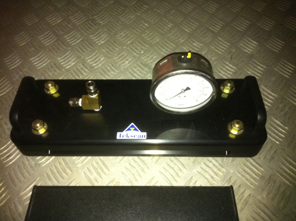 Tekscan PB100B sensor equilibration device