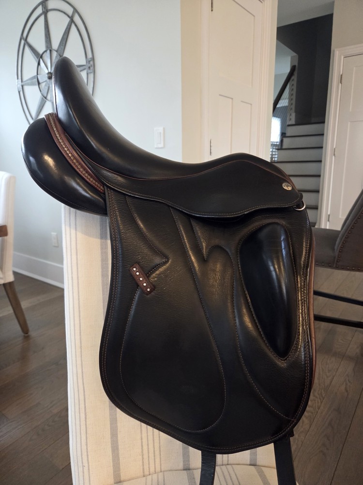 MacRide Dressage Saddle
