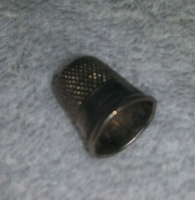 Antique Thimble, Sterling 7, Silver, Sewing, simple design .