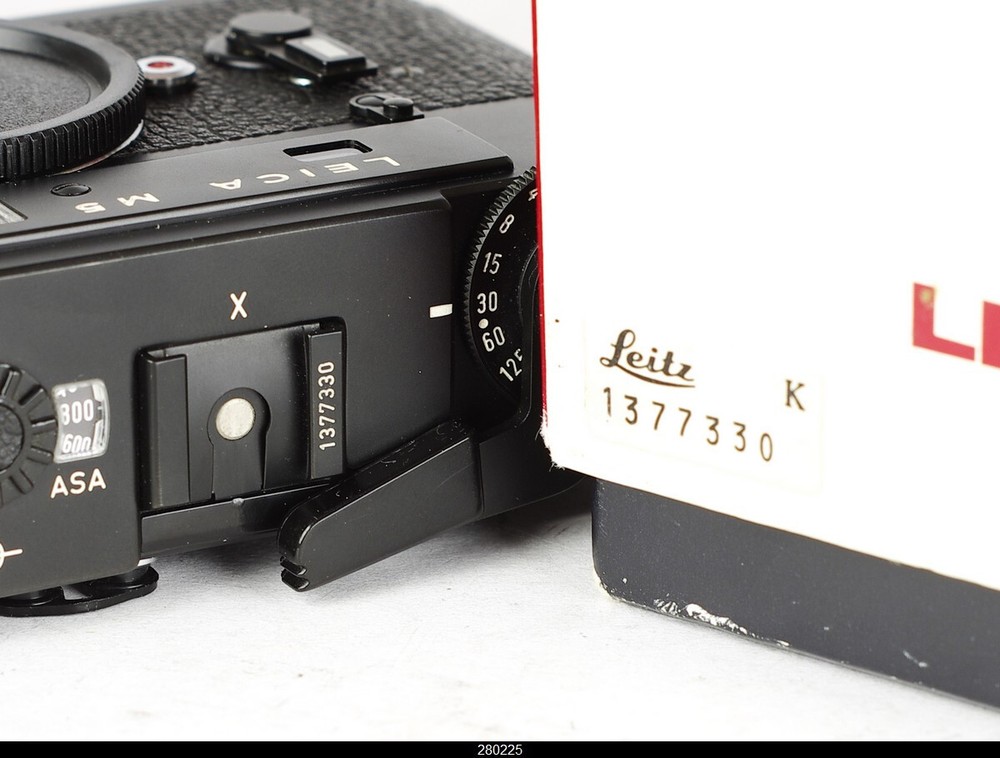 Leica M5 Black 3 Lug Mint- w/ Orginal boxed