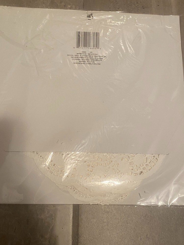 32 MULTIPACK WHITE ROUND PAPER DOILIES LACY FLOWER PATTERN