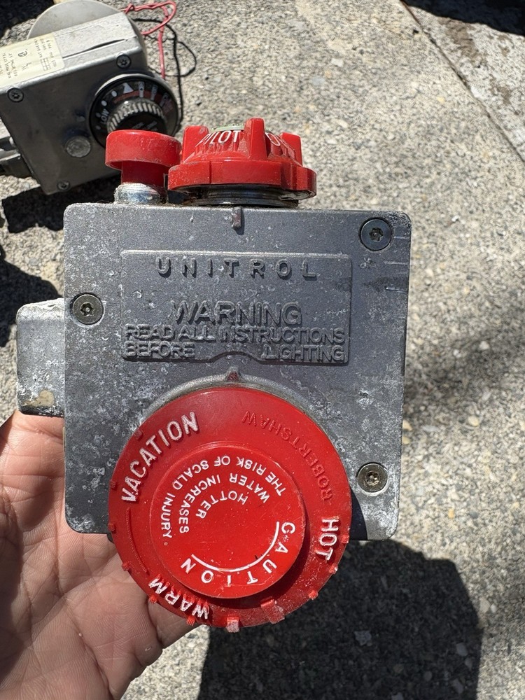 Robertshaw Water Heater Gas Valve (110-206)